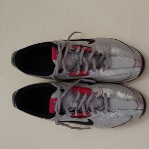 Nike Training Women's Size 9 Air Max Essential Trainer